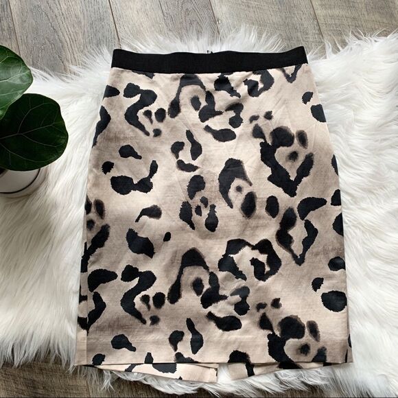 Ann Taylor Petite Leopard Print Skirt Silk Blend Black and Tan Animal Print 0 P - Picture 1 of 5